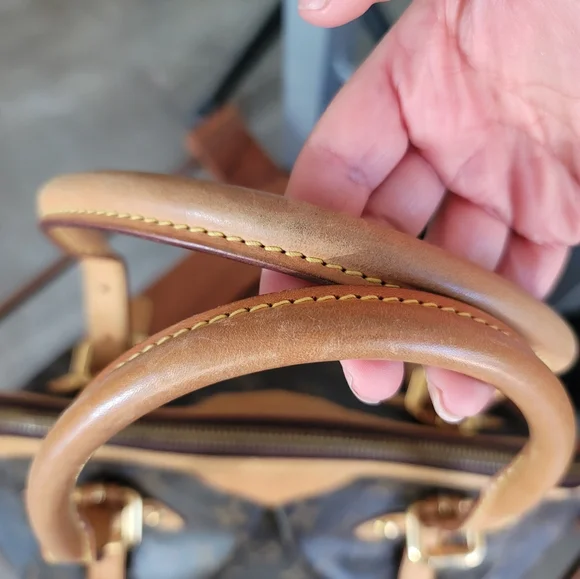 Louis Vuitton Tivoli bag Sale💋 - Picture 5 of 16